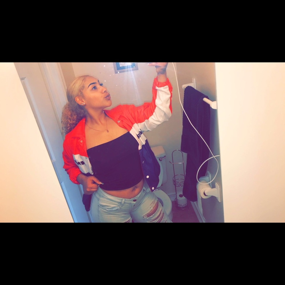 Meet your Posher, Joelle